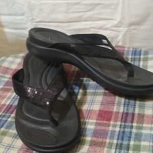 CROCS flip flops size 5